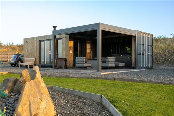 Large Luxury Cabin with Hot Tub & Hill Views Large Luxury Cabin with Hot Tub & Hill Views