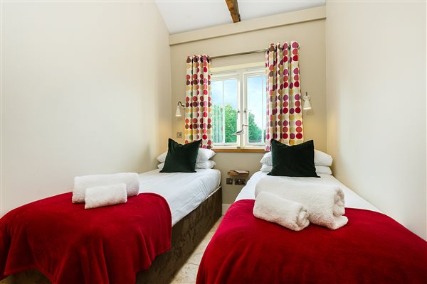 Avocet twin bedroom