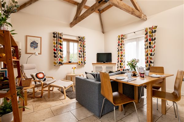 Coot cottage living space