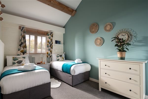 Tern twin bedroom