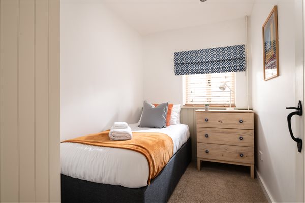 Woodpecker single bedroom