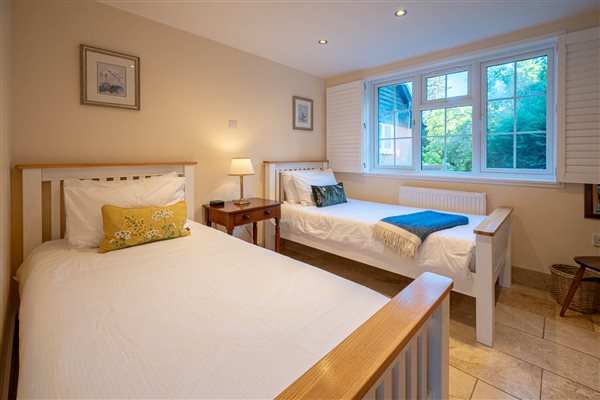 twin room relax luxury comfy