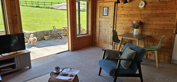 Swallows living and dining area