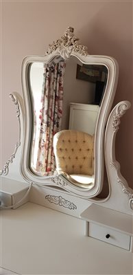 dressing table