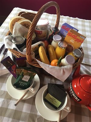Airedale Breakfast Basket