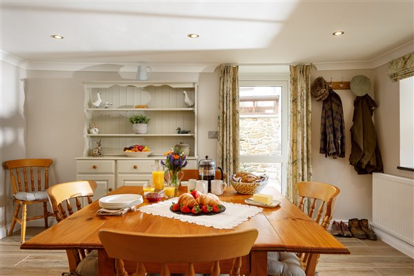 large well equipped kitchen at Trengove