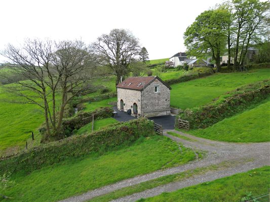 Entrance drive to Red Linhay