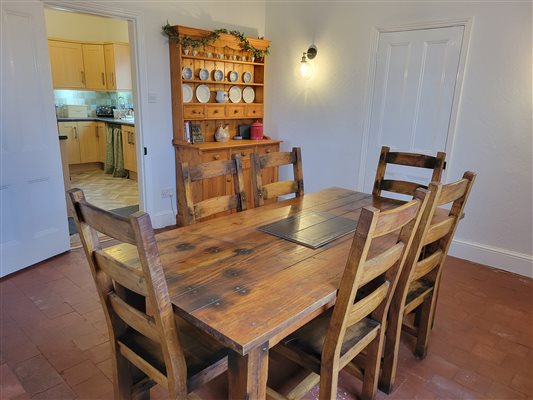 Dining Room 2 Foliat