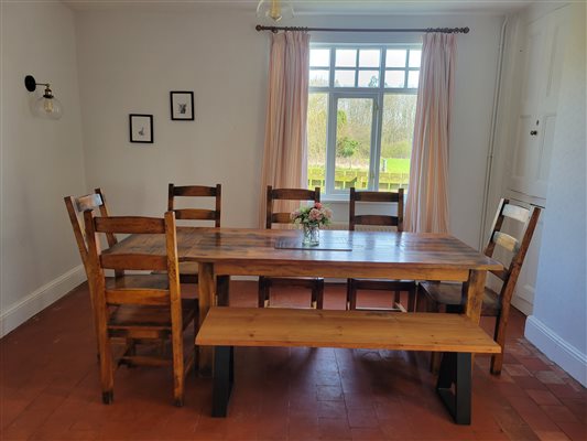 Dining Room extra seating 2 Foliat