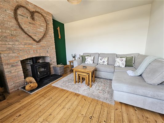 2 Foliat Cottage living room