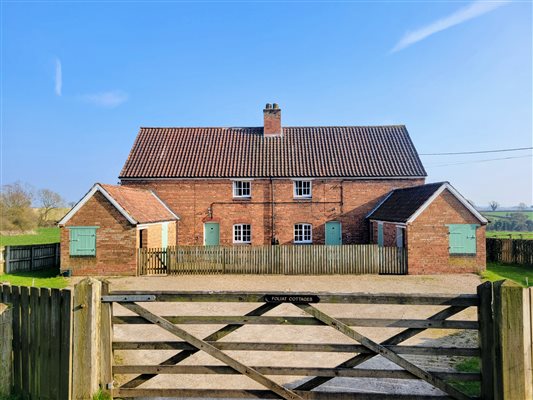 Foliat Cottages parking