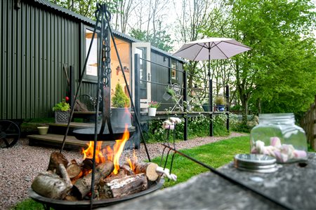 Hop Pickers Shepherd's Hut and Bell Tent