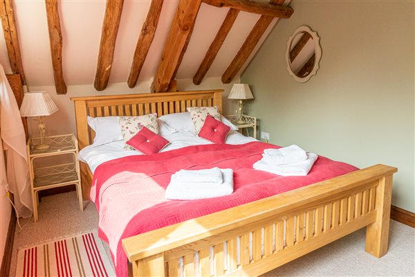 Henrys Barn double bedroom