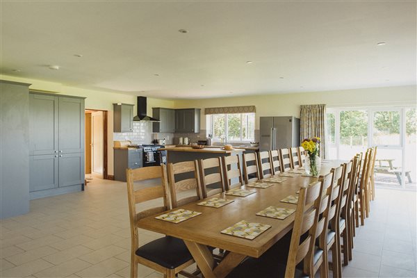 Open plan kitchen diner