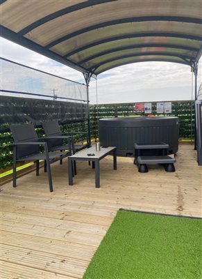 Whitewisp decking