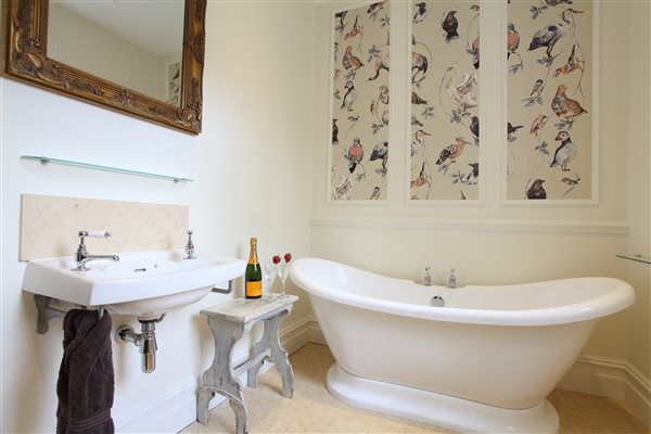 Bath in luxury at 5* Portland House in Matlock Bath