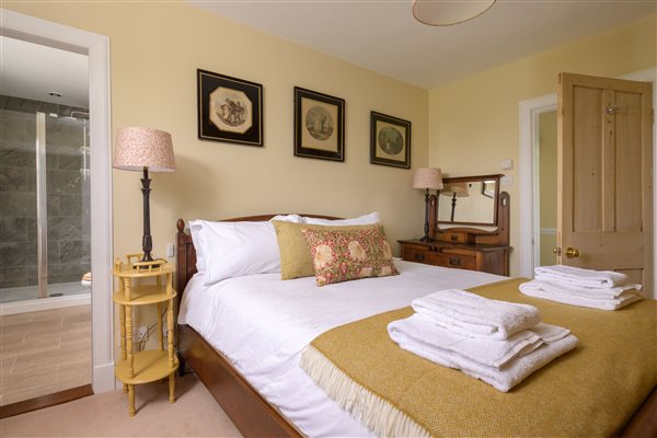Double bedroom 3