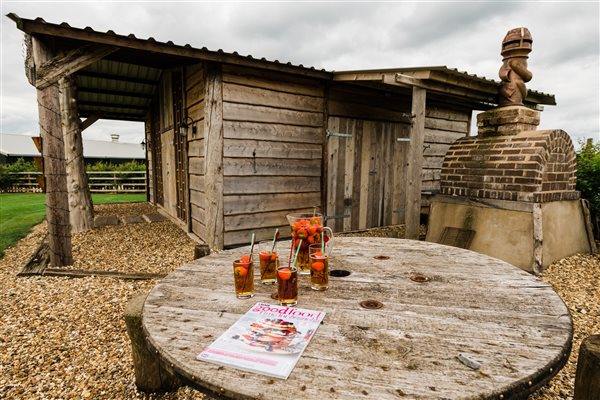 Lambing Shed - Communal area - outdoor seating area