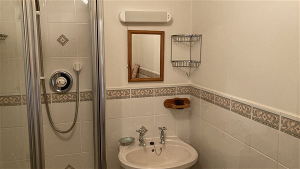 Granary Stable Bathroom