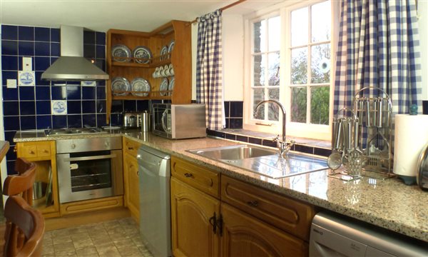 fully equipped kitchen