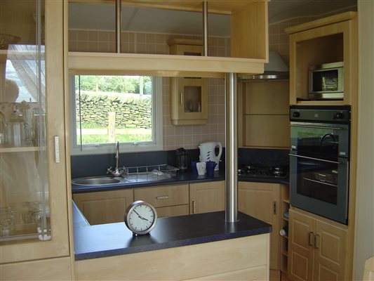 Caravan 6 kitchen