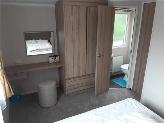 Caravan 2 on suite main bedroom
