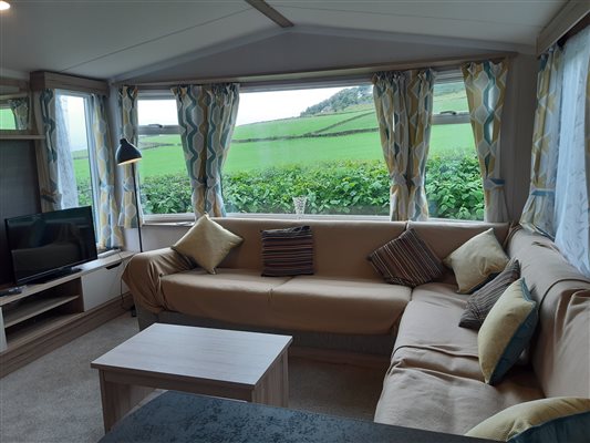 Caravan 4 lounge overlooking open countryside