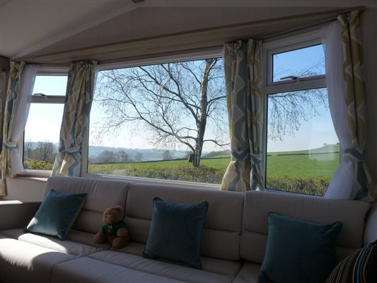 Caravan 3 view