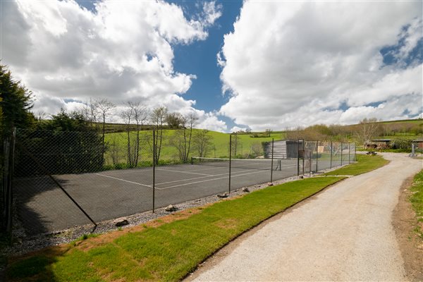 Tennis court at Pitt Farm Holiday Cottages