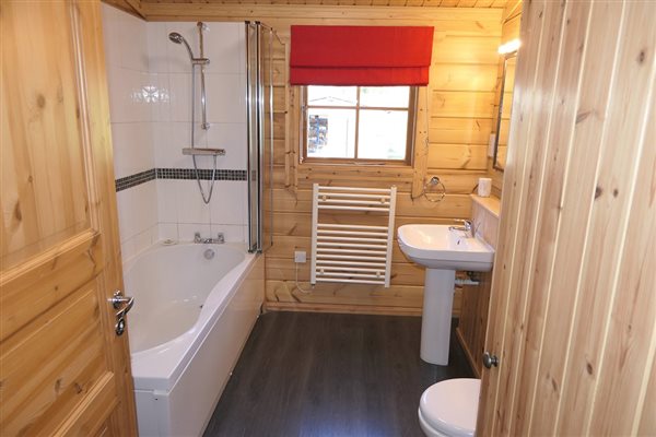 River Birch Ensuite Bathroom