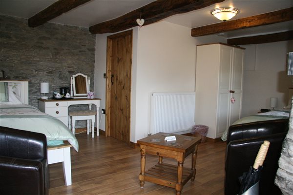 Twin Room, Granary