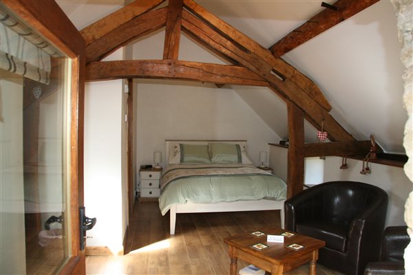 Double Bed, Vaulted Ceiling, Exposed Beams