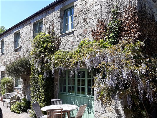 Mill House Cottage with Indoor Pool