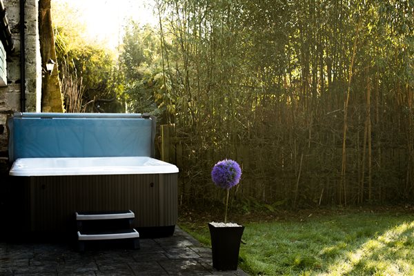 The Hot tub at Glynn Barton Cottages