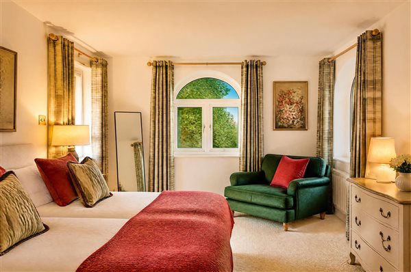 Horseshoe House Twin Room