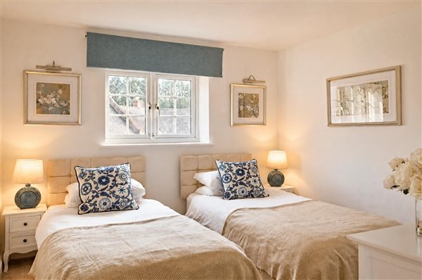 Twin Bedroom