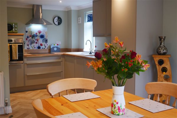 \kitchen/dining 1