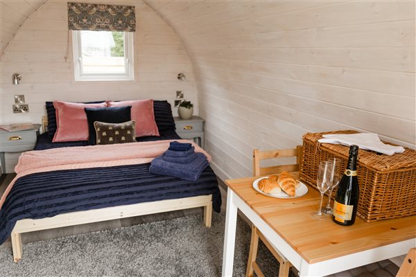 Theo's Charm Glamping Pod