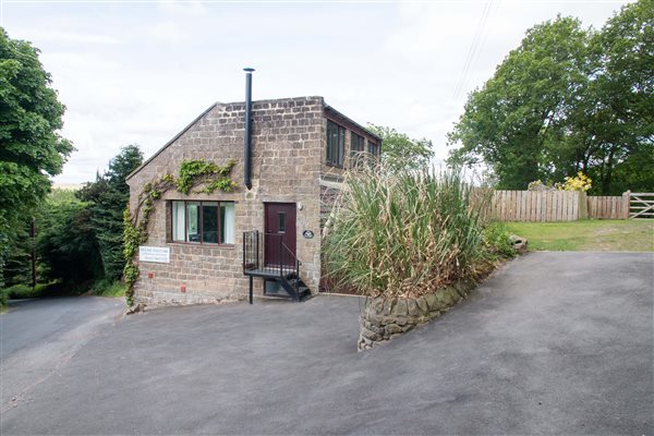 Old Barn entrance and parking