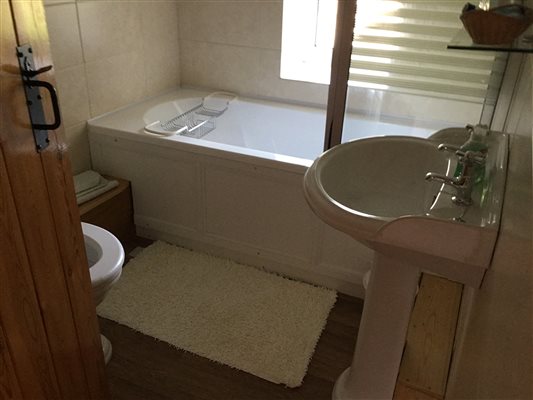 En-suite bathroom En-suite bathroom