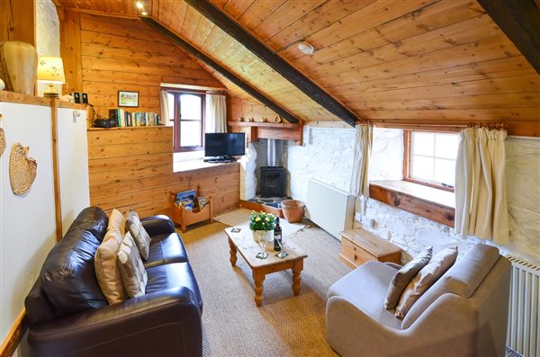 Clematis living room