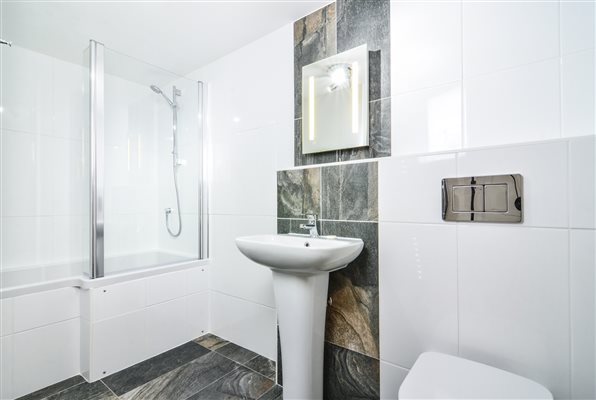 Foxglove bathroom