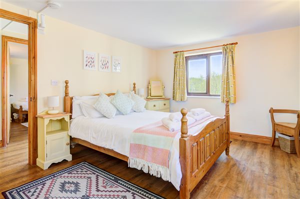 Cow-mumble double bedroom with view