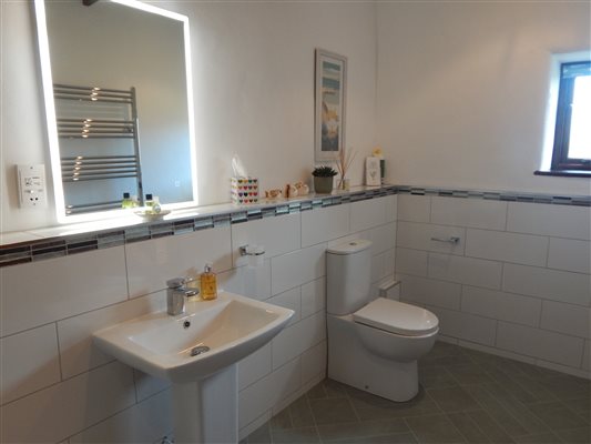 ensuite bathroom