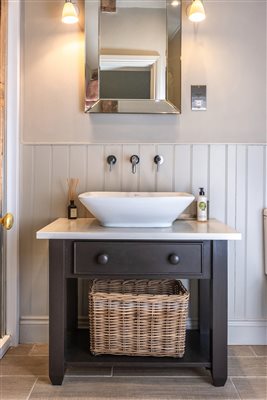 Pippin bathroom