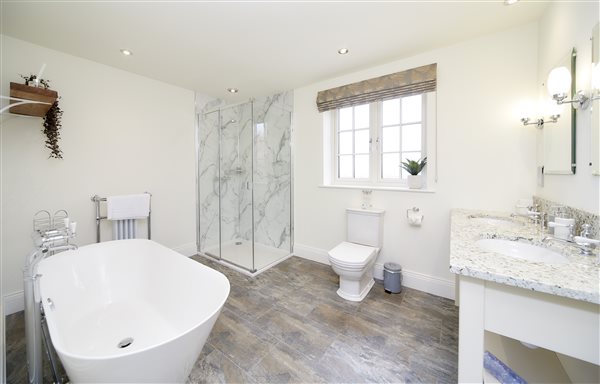 Field Maple Ensuite in Pasture House