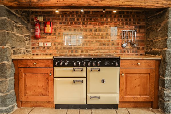 Farm wing kitchen