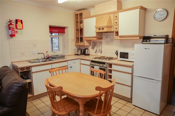 Dinas kitchen