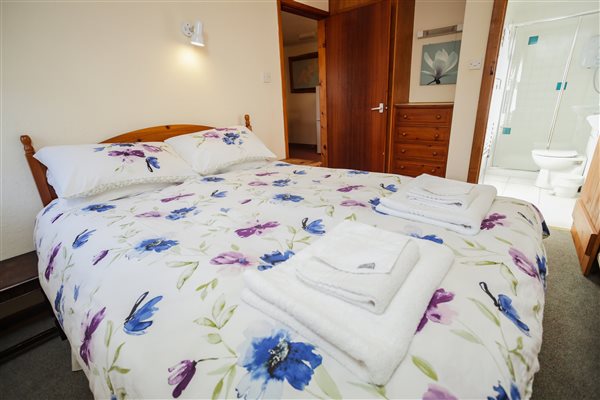 Peris bedroom