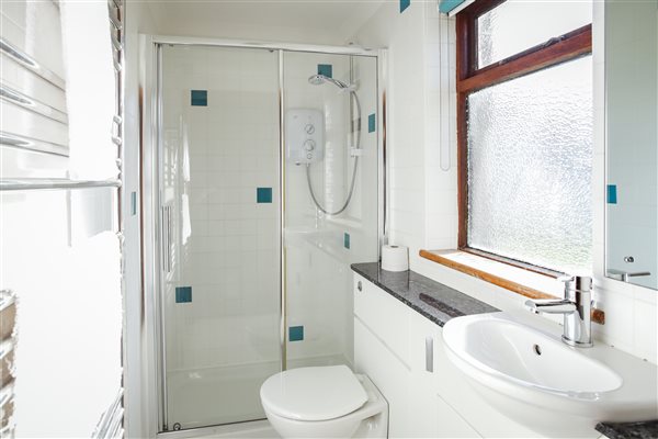 Peris Shower room